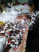 本厂承接各种挂圈打胶包装串珠手镯项链弯针