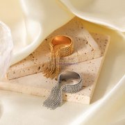 需要求购此款不锈钢珠链流苏戒指，数量1000个