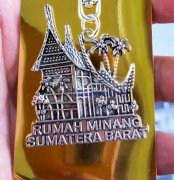 压铸外发加工【可年后做】找有钢模的压铸厂