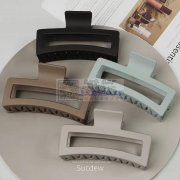 专业承接各类喷漆加工业务，包括饰品、铁艺