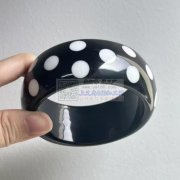 如图树脂手镯需要做，寻找这种树脂手镯工厂