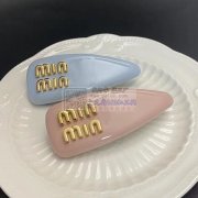 工厂一手货源皮革发夹高端质量，需要的联系