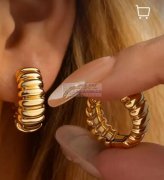 求购图上这个耳环现货，铜 镀真金，