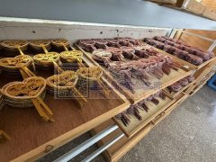 承接各种饰品手工点钻；配件，平底钻，尖底