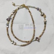 承接手工穿珠手链项链，有20多人，离义乌