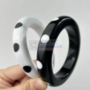 如图，寻找这个树脂手镯的工厂