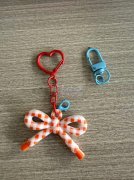 寻找做这种一模一样的钥匙扣工厂，价格便宜