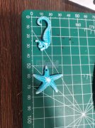 采购，寻找如图款亚克力海星，海马配件