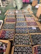 底价卖402缝纫线，都是整箱全新的。柳青