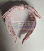 专业做布艺蝴蝶结头扣的联系，最好能车缝的