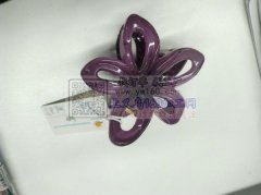 样品如图，寻找此紫色镂空花朵夹子