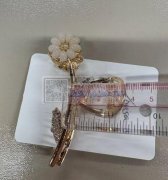 如图压铸外发，寻找有这两款模具的压铸厂 ​