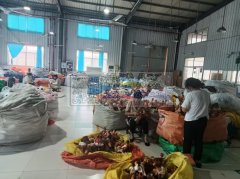 在义乌有开板师傅，采购，做货是在老家做！