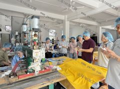 本厂有高频机30余台！承接各种高频制品！
