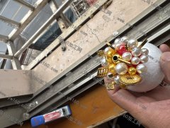 工艺品粘珍珠，要有固定场地，固定工人，货