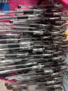 本人有一大批手工外发，组装玩具，贴标签，